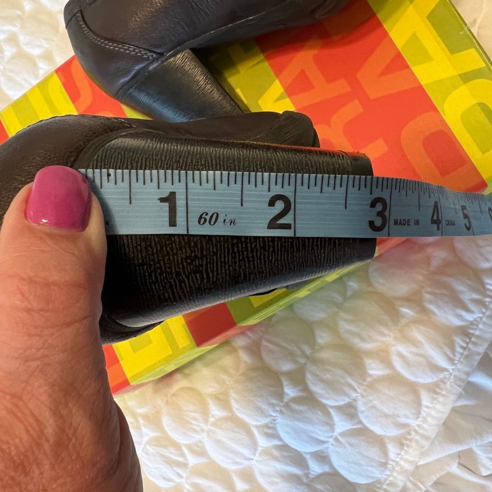 BareTraps “Fallon” brown shoe booties in size 6.5 Medium. - Picture 6 of 9